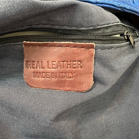 Real Leather Made in Italy Blue Embossed Soft Leather Convertible Adjustable Bag - Picture 11 of 14